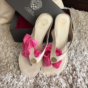 Vince Camuto beautiful flip-flops with a bling✨